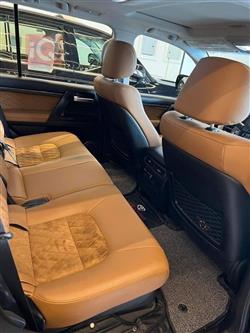 تۆیۆتا لاند کروزەر